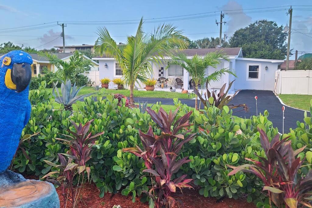 Palm Springs 3-Bedroom 2-Bath 5 Miles To The Beach Lake Worth Beach Exterior photo