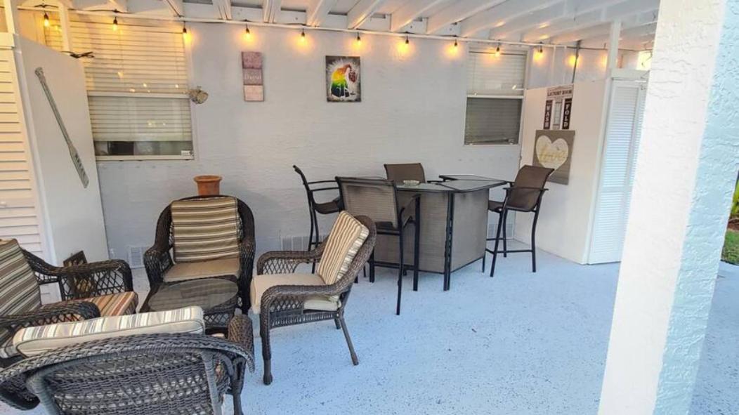 Palm Springs 3-Bedroom 2-Bath 5 Miles To The Beach Lake Worth Beach Exterior photo