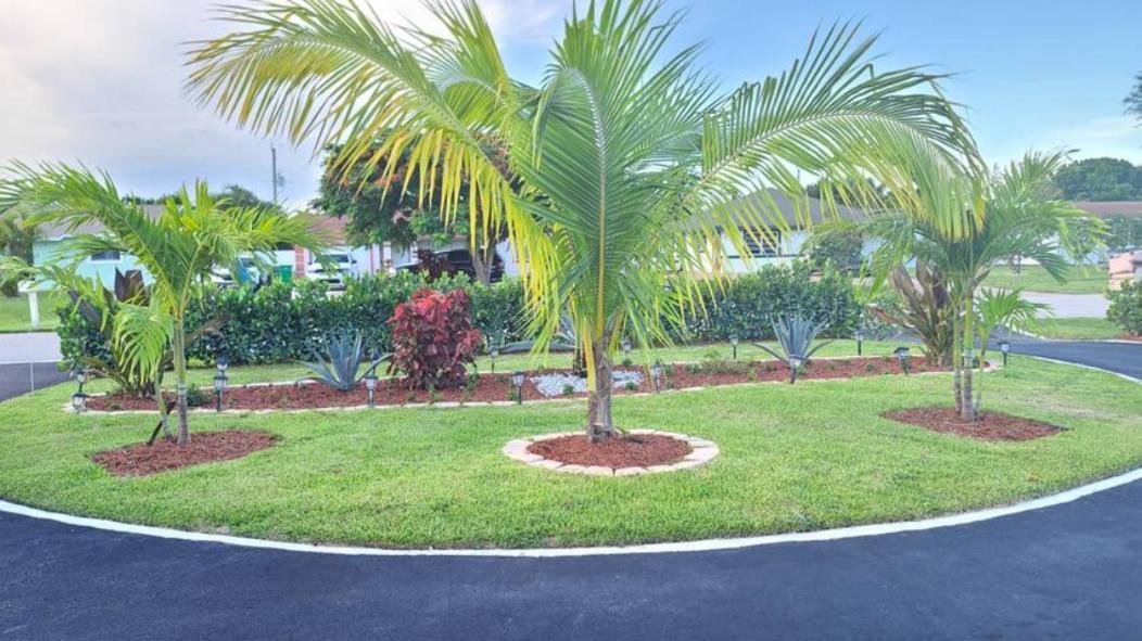 Palm Springs 3-Bedroom 2-Bath 5 Miles To The Beach Lake Worth Beach Exterior photo