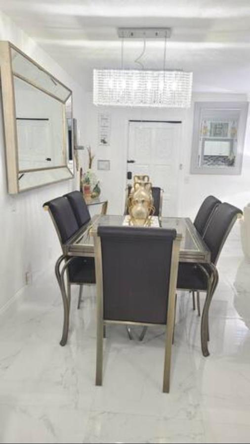 Palm Springs 3-Bedroom 2-Bath 5 Miles To The Beach Lake Worth Beach Exterior photo