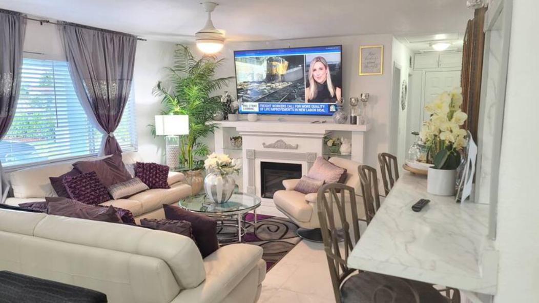 Palm Springs 3-Bedroom 2-Bath 5 Miles To The Beach Lake Worth Beach Exterior photo