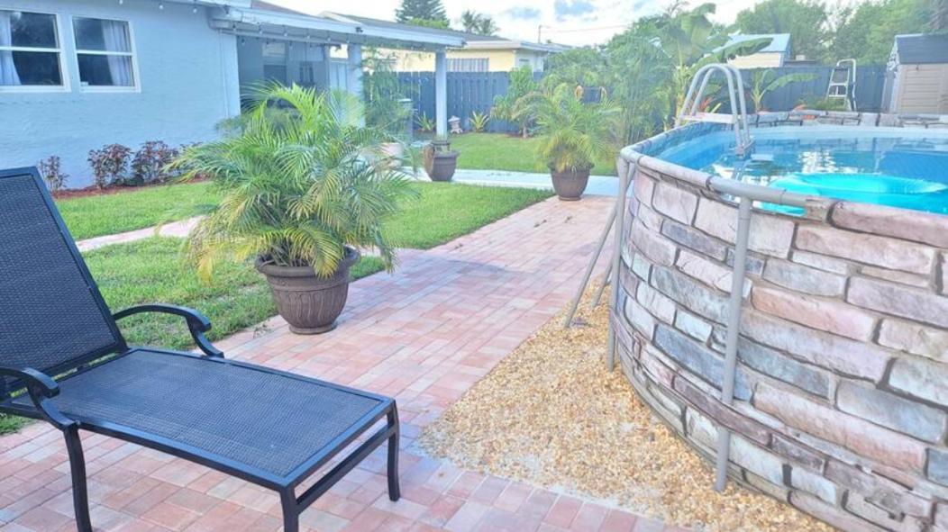 Palm Springs 3-Bedroom 2-Bath 5 Miles To The Beach Lake Worth Beach Exterior photo